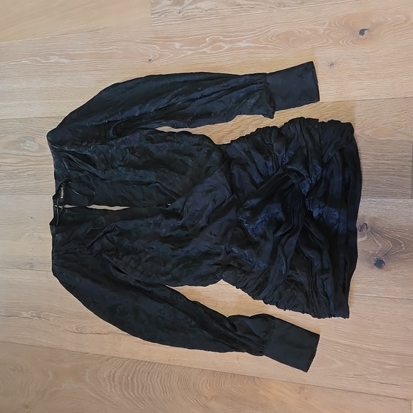 Balmain x H&M Women's size 4 Black backless long-sleeved mini dress - Picture 2 of 6